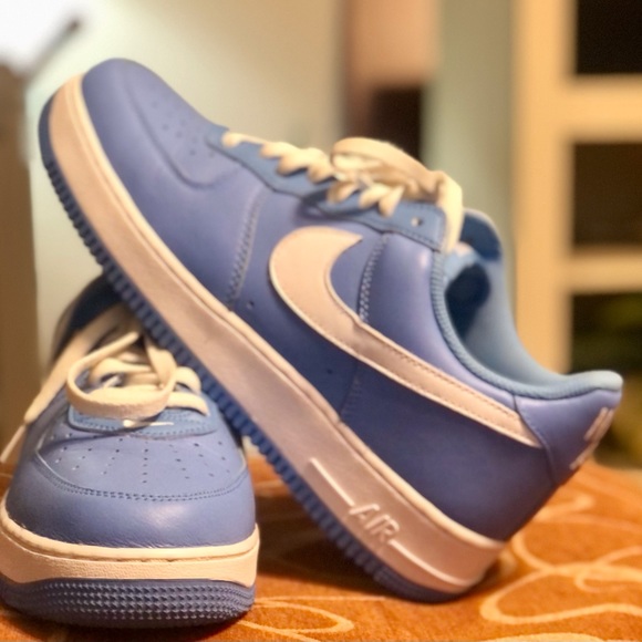 NIKE AIR FORCE 1 Low Anniversary Edition Sneakers. Retro Color: UNC Blue. - Picture 1 of 9